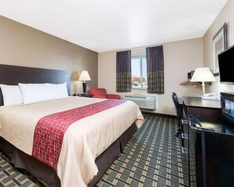Super 8 by Wyndham Springfield East - Springfield - Bedroom
