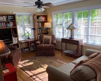 The Historic Rose Cottage in Springdale, Utah - Springdale - Salon