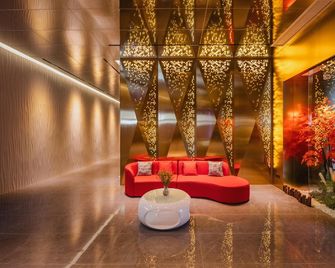 Ji Chunfeng Hotel (Yibin University Town Lingang New World Branch) - Yibin - Lobby