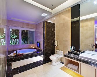Young Motel - Taoyuan City - Bad
