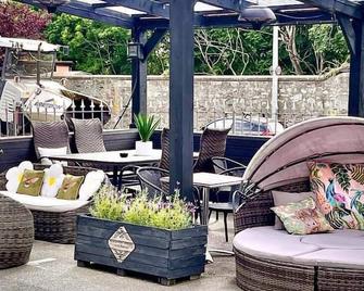 Beaufort Hotel - Inverness - Patio