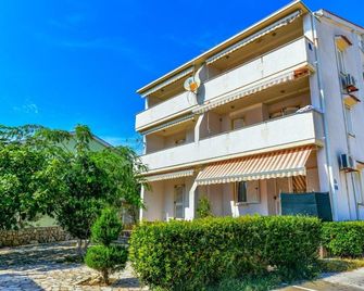 Apartment Kelly - Novalja - Building