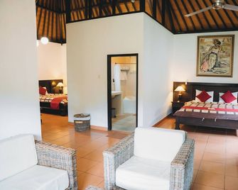 Liberty Dive Resort - Kubu