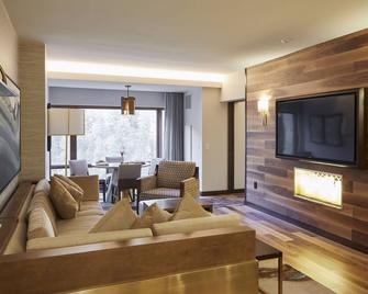 Monarch Casino Resort Spa - Black Hawk - Living room