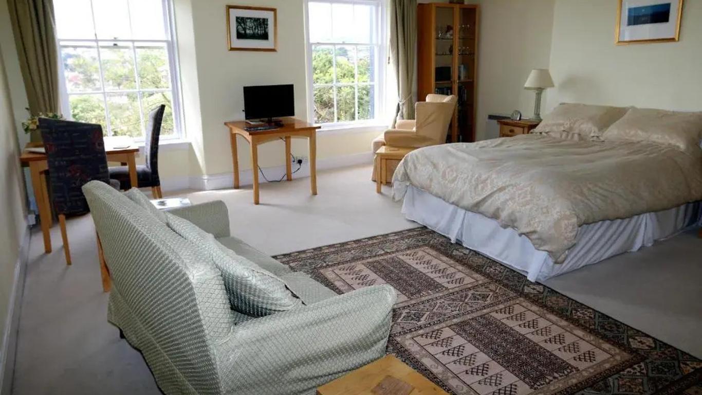 Lammas Park House