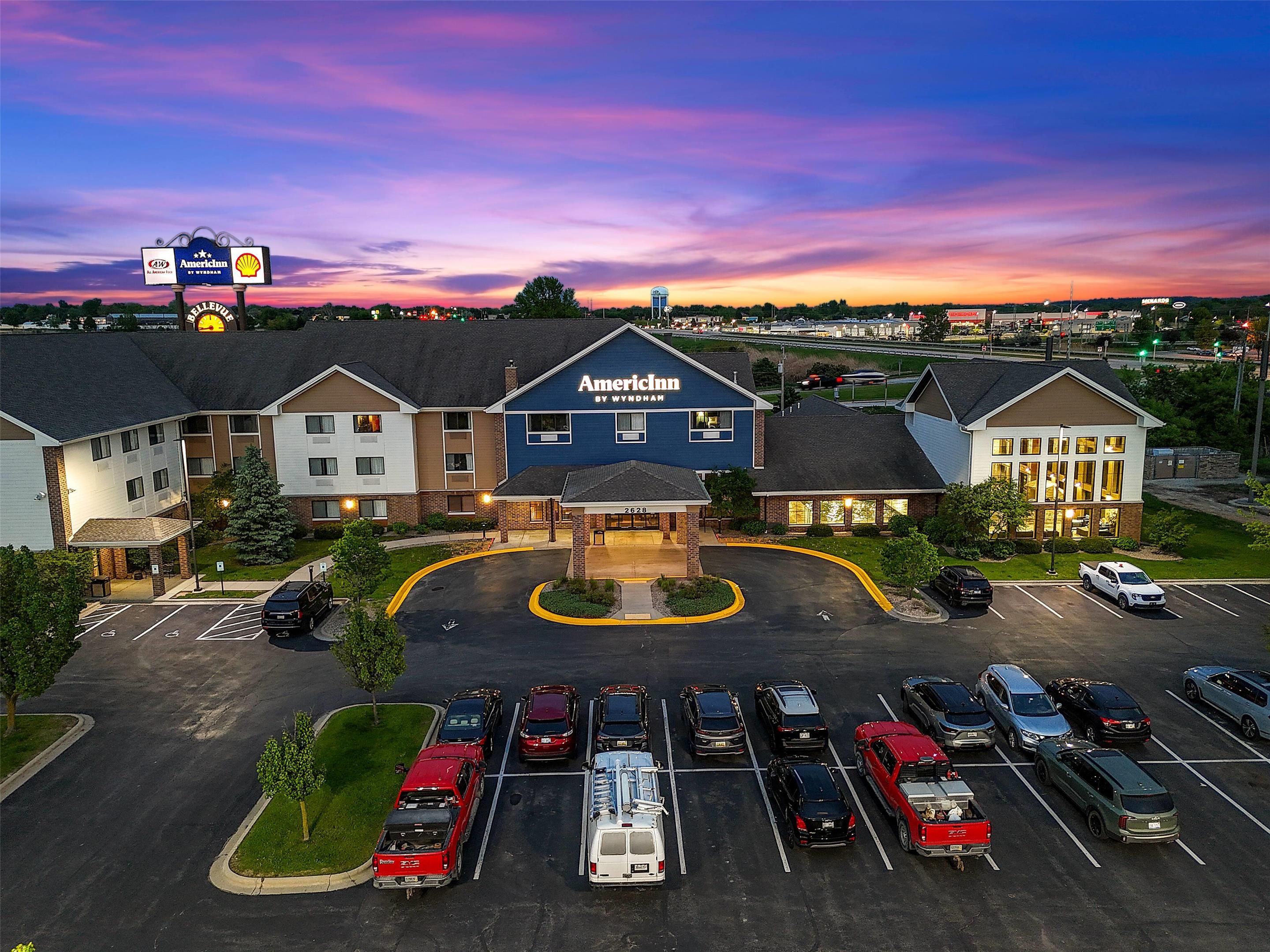AmericInn Lodge & Suites Green Bay East - גרין ביי - בניין