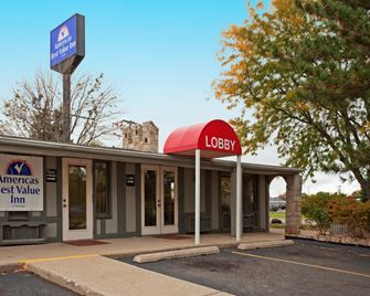 Americas Best Value Inn - Lansing - Lansing - Bygning