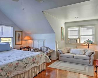 Cottage by the Pond on Gorgeous Expansive Estate - Lugoff - Schlafzimmer