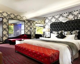 Golden Hot Spring Hotel - Taipei City
