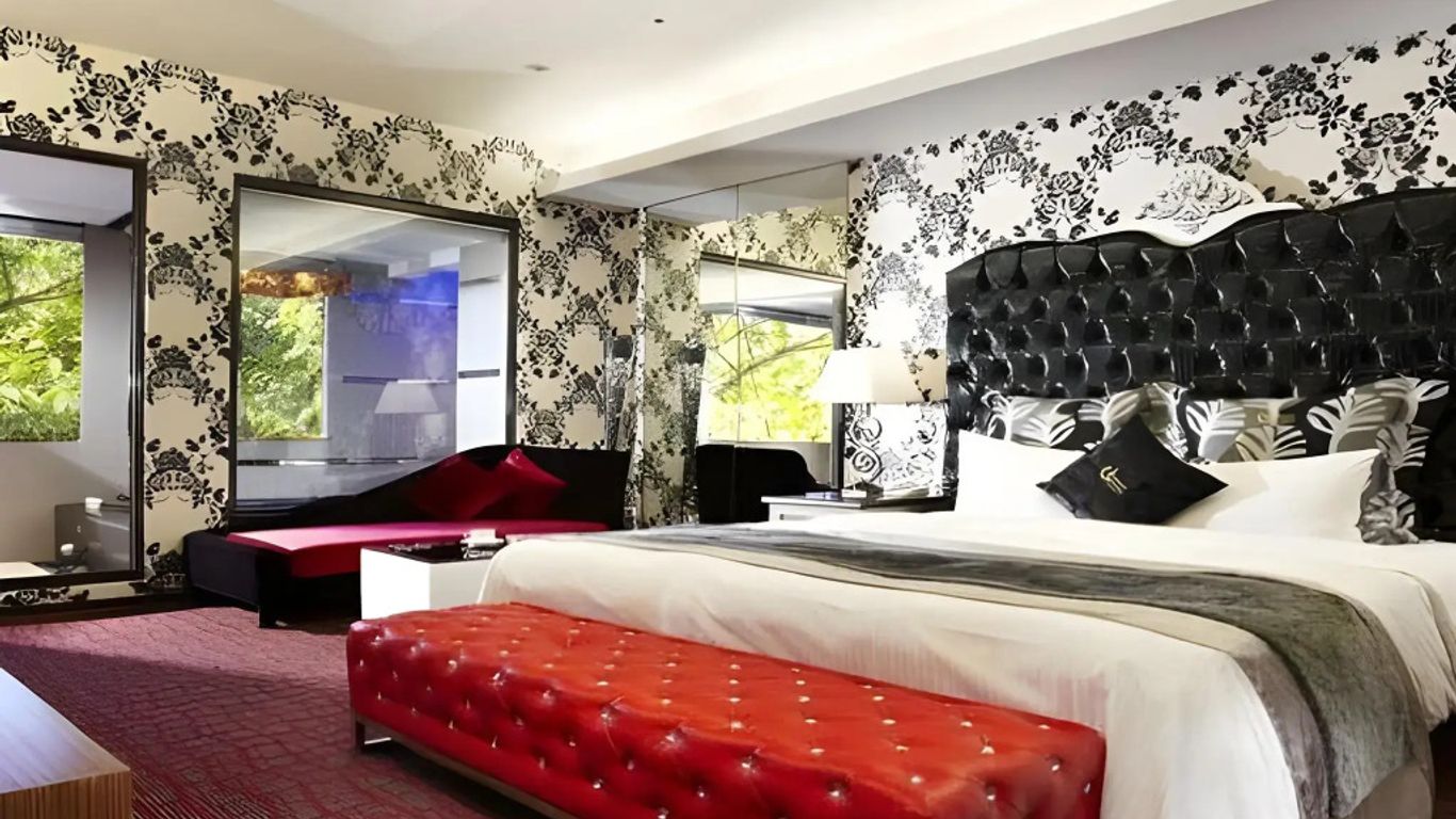 Golden Hot Spring Hotel