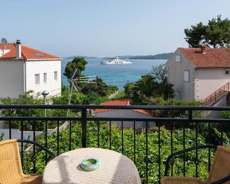 Apartment Square - Orebic - Balkon