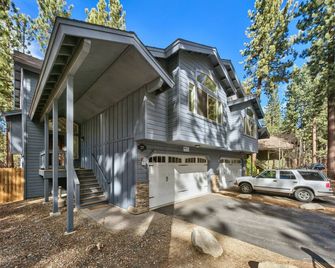 2271 Eloise Ave Duplex - 4 Br apts by RedAwning - South Lake Tahoe - Gebäude
