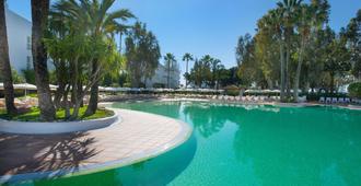 伊波羅之星布蘭卡城市酒店 - 阿庫迪亞 - 阿爾庫迪亞 - 游泳池
