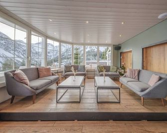Hotel Quellenhof - Self Check-in & Adults Only - Arosa