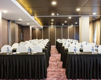 Asialink Easy By Prasanthi - Batam - Meeting room