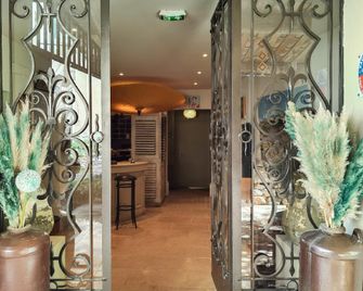 Hostellerie Le Paradou - Lourmarin - Lobby
