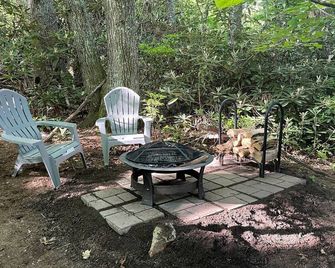 Treehouse Glamping in Boone, NC - Boone - Patio