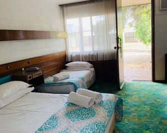 Caledonian Hotel Motel - Hamilton - Bedroom