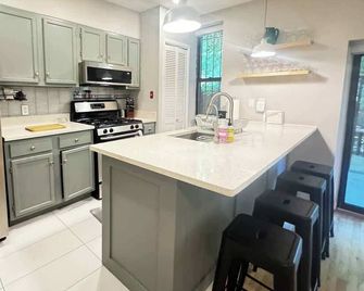 Central Boerum/Cobble Hill | Large Garden - Brooklyn - Cocina