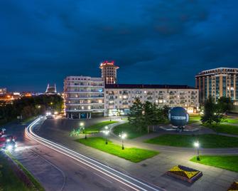 Hotel Mayak - Om Building - Omsk - Building