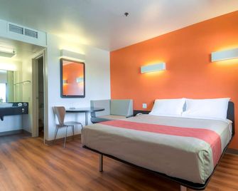 Motel 6-Palm Springs, Ca - Downtown - Palm Springs - Bedroom