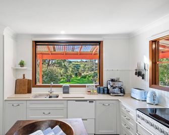 Pet Friendly Farm Stay in the centre of Tilba! - Central Tilba - Cocina