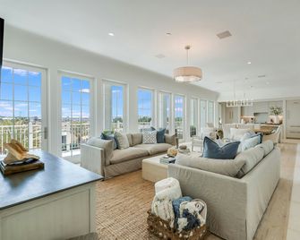 Kaiya Beach Resort - Rosemary Beach - Living room