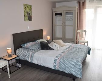 Comfortable cottage with quiet garden - Vesoul - Schlafzimmer