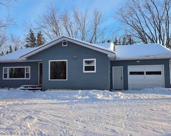 Whispering Pines - Warroad - Building
