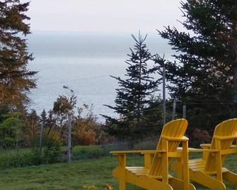 Waterfront On Beautiful Bay Of Fundy. Great Hiking, Birding, Pristine Beaches! - Saint Martins - Patio