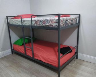 Miami Cheapest Place - מיאמי - חדר שינה