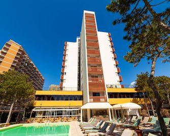 American Hotel - Lignano Sabbiadoro - Building