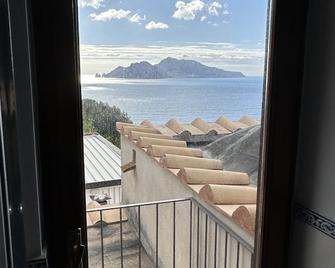 Seaview holiday house - Nerano - Balcony