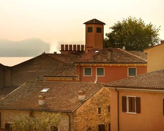 Corte San Luca Apartments - ברדולינו - בניין