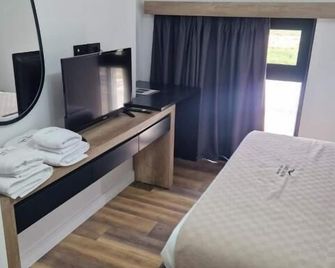 Lumi i Bardhe Hotel & Restaurant - Himare