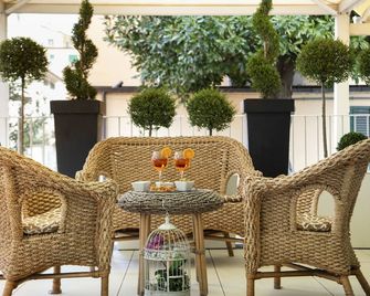 Hotel Ariston & Spa - מונטקטיני טרמה - פטיו