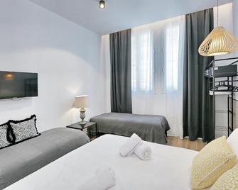Casa Nanit Hostal Habitacion 5 - L'Hospitalet de Llobregat - Ložnice