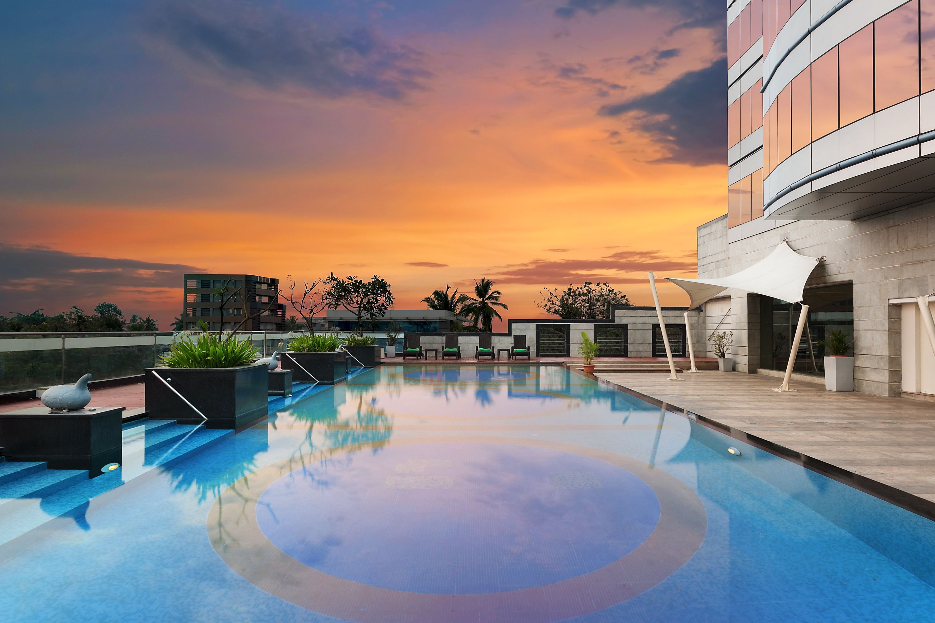 Holiday Inn Cochin By IHG - קוצ'י - בריכה