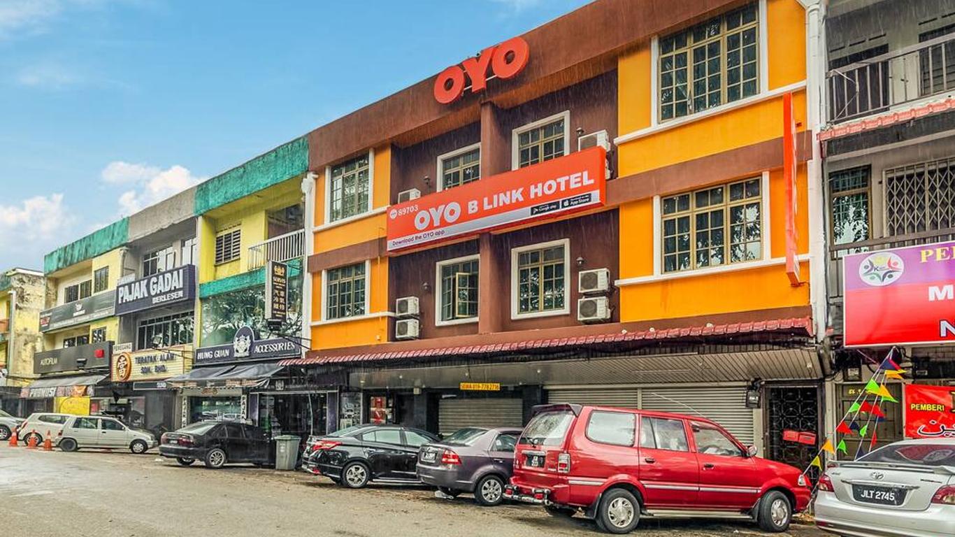 OYO 89703 B Link Hotel