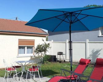 Petite maison rénovée proche centre Lunéville, jardin, barbecue, parking privatif, à 30 min de Nancy - FR-1-584-180 - Lunéville - Patio