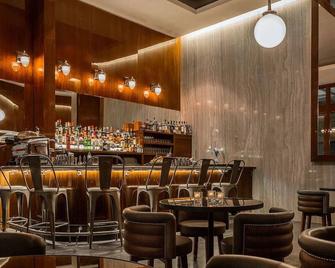 Bohemian Chic Room w/ Rooftop Views Access in Heart of SoHo - Pets Welcome - Nova Iorque - Bar