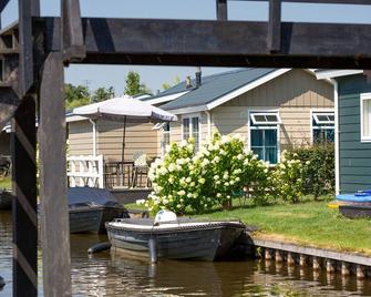 Nice and cosy chalet with ac and sloop - Giethoorn - Патіо