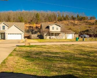 Home Sweet Home in Camp Robinson - North Little Rock - Building