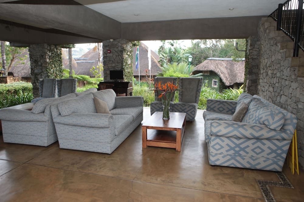 هيبو هولو كنتري إيستيت