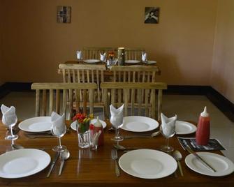 Snow Peak Hotel - Chuka - Comedor