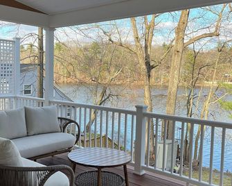 Water access and fire pit. Relax and enjoy the nature! - Franklin - Balkon