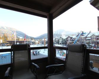 Marketplace Lodge by Whistler Retreats - Whistler - Balcony