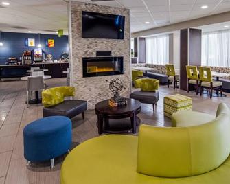 Best Western Plus Hanes Mall Hotel - Winston-Salem - Lounge