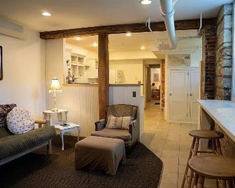 Alexander Mansion Bed & Breakfast - Winona