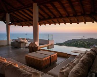 Villas del Vigia - Zihuatanejo - Balcón